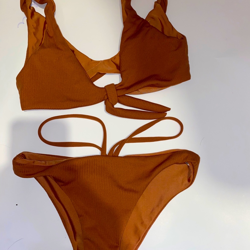 2 piece bikini set!!!